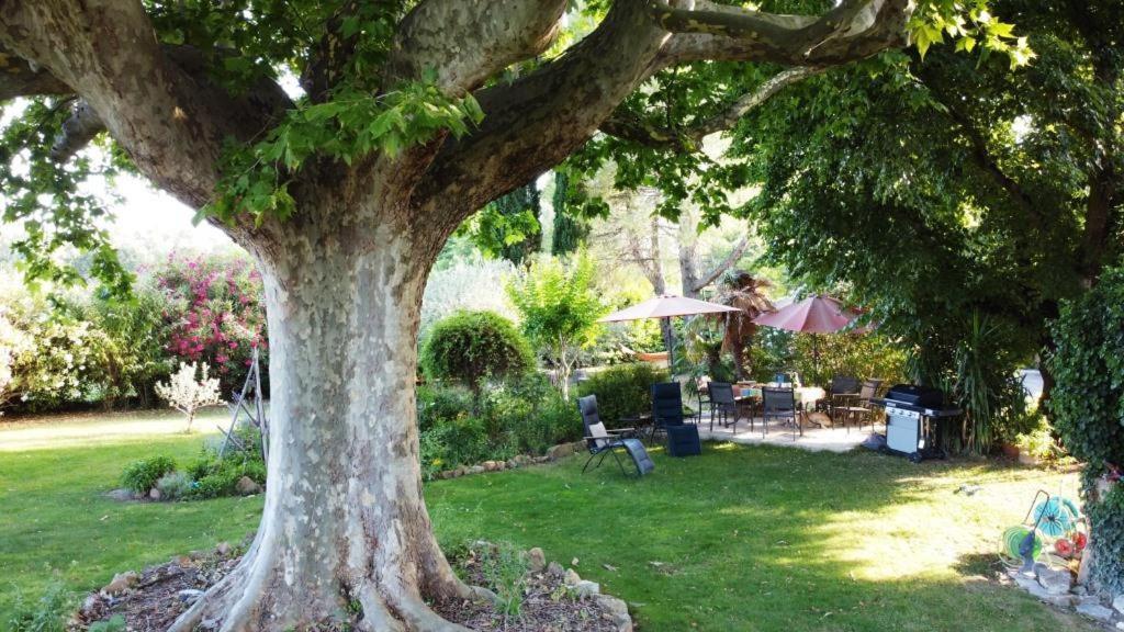 Mas Du Clos De L'Escarrat Jonquieres (Vaucluse) Exterior foto